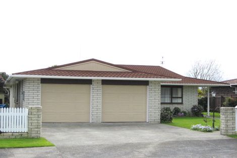 Photo of property in 6 Hunter Place, Merrilands, New Plymouth, 4312