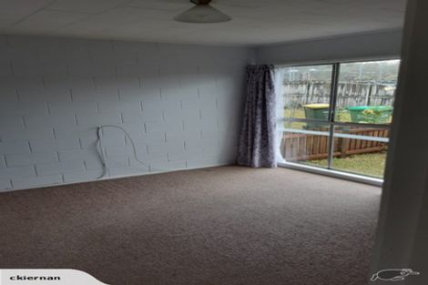 Photo of property in 1/109a Te Atatu Road, Te Atatu South, Auckland, 0610