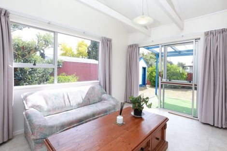 Photo of property in 25 Oakfield Crescent, Pukete, Hamilton, 3200