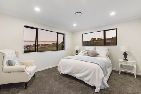 Photo of property in 1 Tirohanga Crescent, Stanmore Bay, Whangaparaoa, 0932