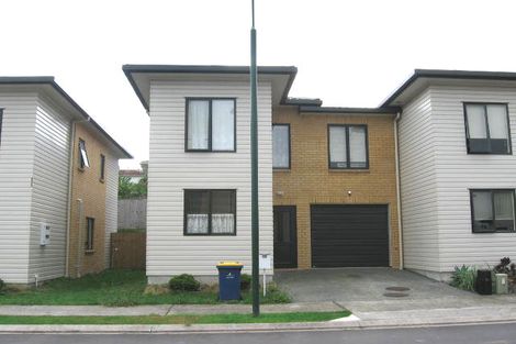 Photo of property in 16 Verdale Circle, Glen Eden, Auckland, 0602