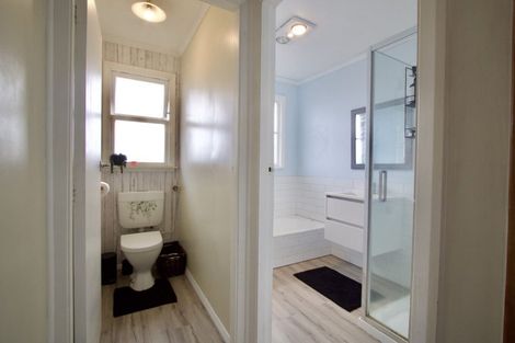 Photo of property in 15 Barrett Road, Whalers Gate, New Plymouth, 4310