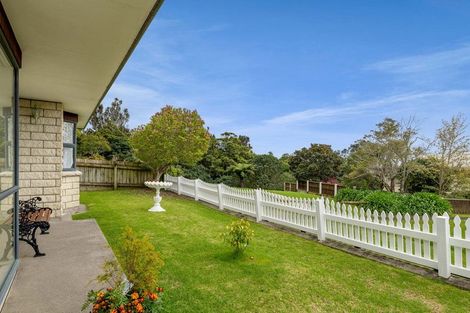 Photo of property in 11 Te Ngaere Place, Merrilands, New Plymouth, 4312