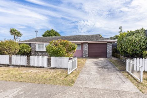 Photo of property in 2 Beachwater Grove, Paraparaumu Beach, Paraparaumu, 5032