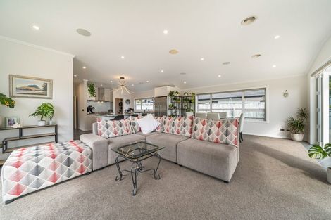 Photo of property in 62 Banks Boulevard, Whitby, Porirua, 5024
