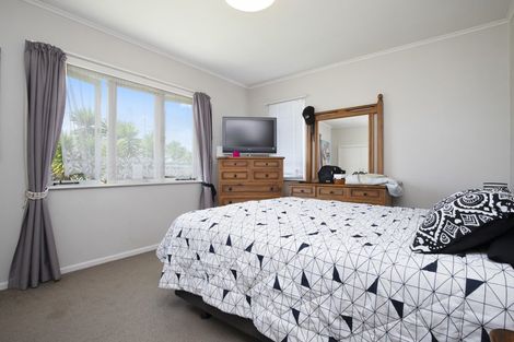 Photo of property in 1/1 Edmund Hillary Avenue, Papakura, 2110