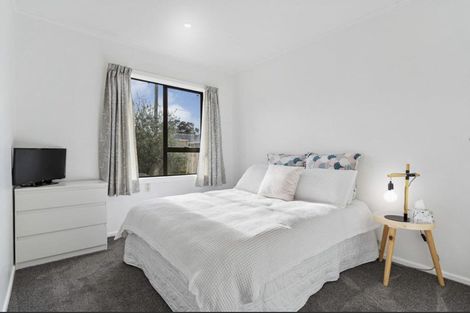 Photo of property in 1 Kohekohe Street, New Lynn, Auckland, 0600