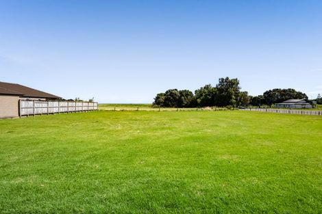 Photo of property in 25 Dolphin Parade, Bell Block, New Plymouth, 4312