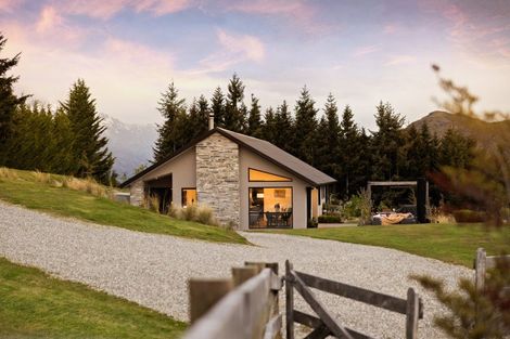 Photo of property in 86 Mountain View Road, Dalefield, Queenstown, 9371