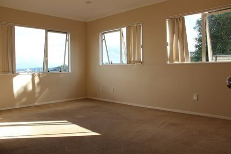 Photo of property in 4 Trotting Terrace, Fairview Heights, Auckland, 0632