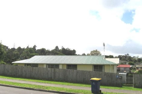 Photo of property in 15 Carillon Place, Massey, Auckland, 0614