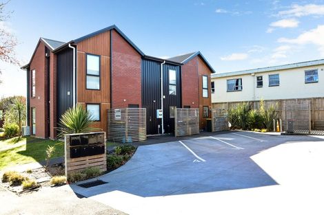 Photo of property in 2/13 Palmerston Street, Hamilton Central, Hamilton, 3204