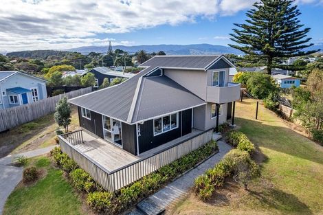Photo of property in 16a Karaka Street, Otaki Beach, Otaki, 5512
