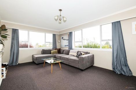 Photo of property in 1 Oxford Street, Waimate, 7924