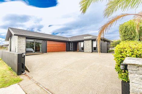 Photo of property in 13 Magnolia Crescent, Tawhero, Whanganui, 4501