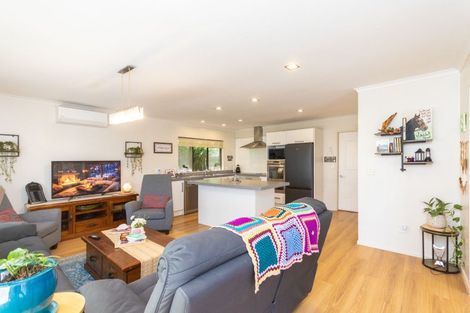 Photo of property in 29 Johnstone Drive, Fitzherbert, Palmerston North, 4410