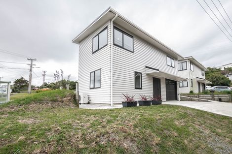 Photo of property in 106b Glanmire Road, Newlands, Wellington, 6037