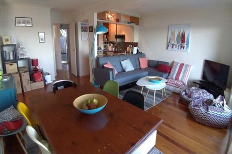 Photo of property in 2/198 Hurstmere Road, Takapuna, Auckland, 0622