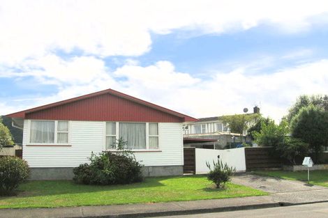 Photo of property in 2 Riversdale Road, Clouston Park, Upper Hutt, 5018