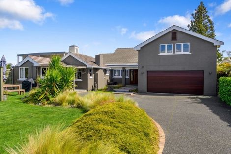 Photo of property in 25 Willow Avenue, Hannahs Bay, Rotorua, 3010