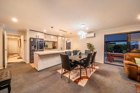 Photo of property in 3 Te Kaeaea Crescent, Wallaceville, Upper Hutt, 5018