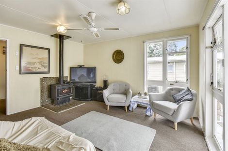 Photo of property in 2 Dulcie Place, Red Hill, Papakura, 2110