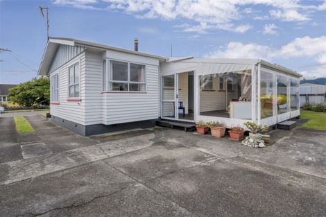 Photo of property in 18 Bledisloe Street, Levin, 5510