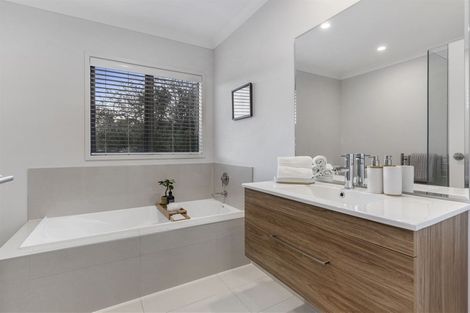 Photo of property in 21 Channel Road, Campbells Bay, Auckland, 0630