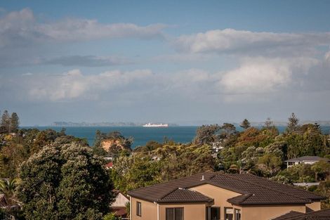 Photo of property in 2/3 Charmaine Road, Torbay, Auckland, 0630