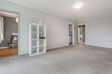 Photo of property in 15 Paton Avenue, Te Atatu South, Auckland, 0610