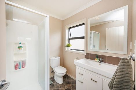 Photo of property in 35 Rosalie Terrace, Kelvin Grove, Palmerston North, 4414