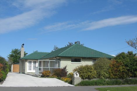 Photo of property in 39 Wychwood Crescent, Bishopdale, Christchurch, 8053