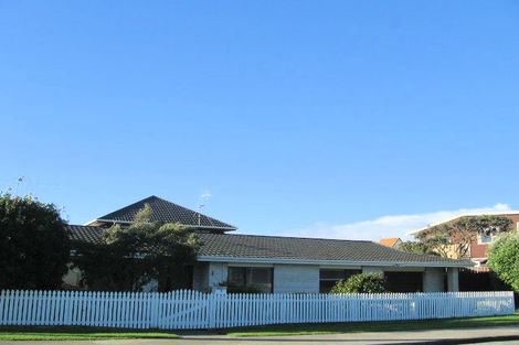 Photo of property in 3 Vaucluse Avenue, Paraparaumu Beach, Paraparaumu, 5032
