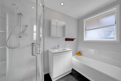 Photo of property in 3 Murray Avenue, Hawera, 4610