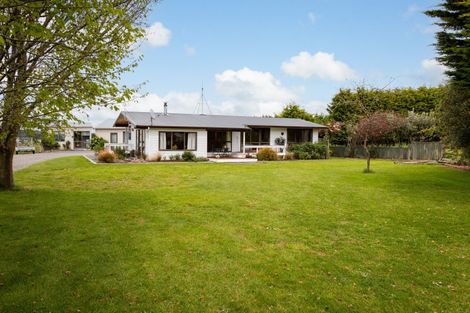 Photo of property in 47 Cowper Side Road, Dannevirke, 4976
