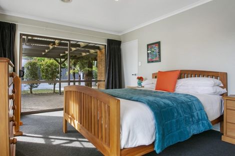 Photo of property in 262 Shakespeare Street, Leamington, Cambridge, 3432