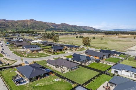 Photo of property in 7 Tomtit Crescent, Lake Hawea, Wanaka, 9382