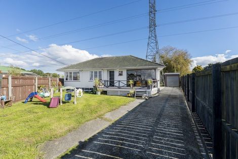 Photo of property in 23 Bedford Street, Te Atatu South, Auckland, 0610