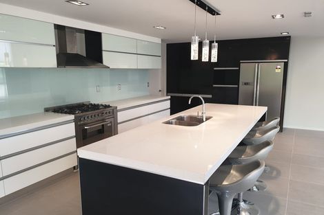 Photo of property in 36 Borneo Drive, Fairview Heights, Auckland, 0632