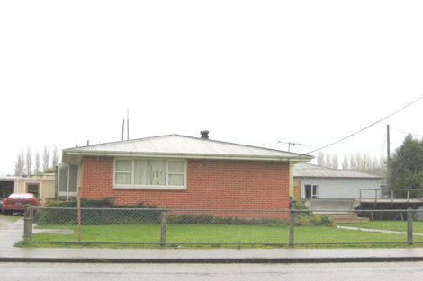 Photo of property in 46 Seaward Road, Edendale, 9825