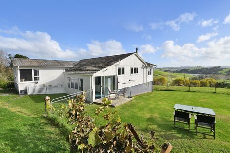 Photo of property in 6b Mountain Road, Kaiwaka, Maungaturoto, 0587