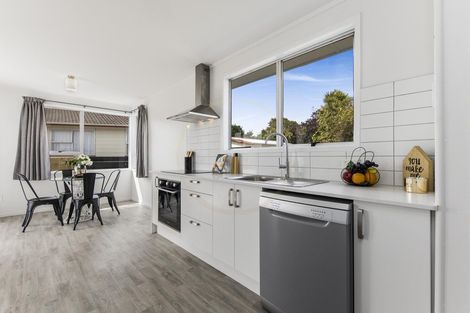 Photo of property in 22 Arnwood Street, Manurewa, Auckland, 2102