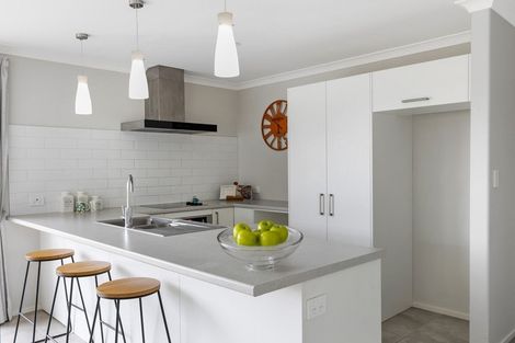 Photo of property in 24 Te Kio Crescent, Papamoa Beach, Papamoa, 3118