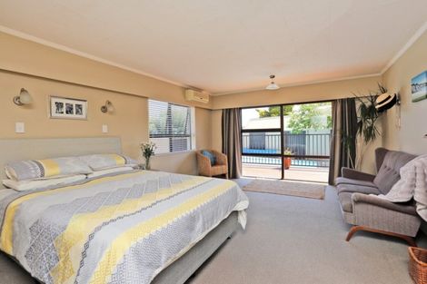 Photo of property in 8 Ritchie Place, Havelock North, 4130