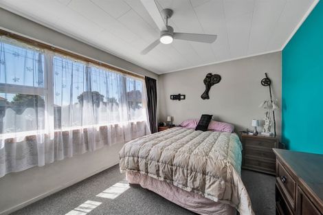 Photo of property in 1 Waihi Road, Hawera, 4610