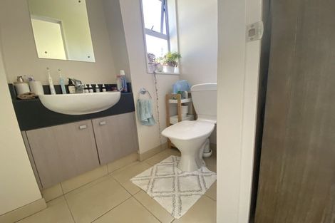 Photo of property in 38b Ruskin Road, Newlands, Wellington, 6037