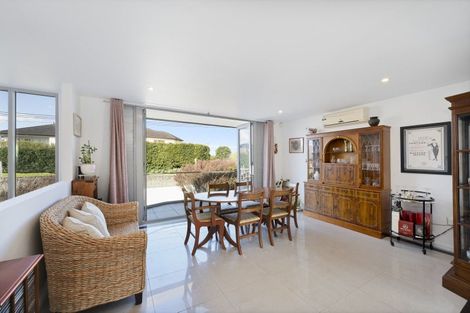 Photo of property in 2/2 Aberdeen Road, Campbells Bay, Auckland, 0620