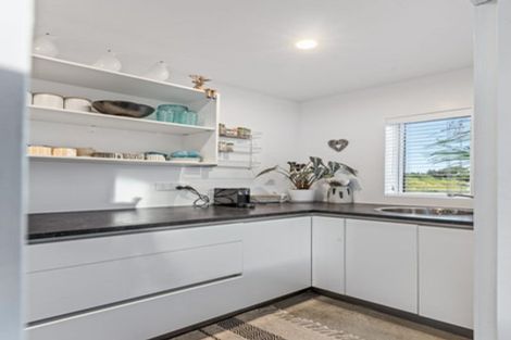 Photo of property in 2 Taimoana Close, Mangawhai Heads, Mangawhai, 0505