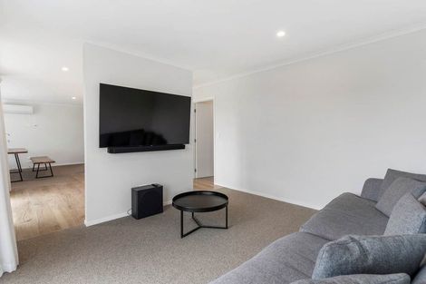 Photo of property in 2 Routeburn Lane, Karaka, 2124