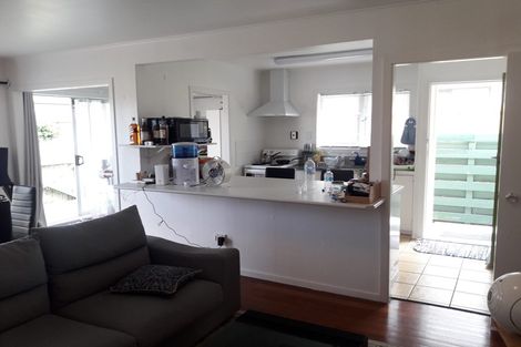 Photo of property in 39 Titoki Street, Te Atatu Peninsula, Auckland, 0610